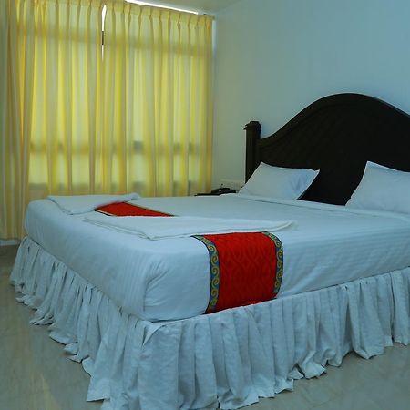 Aarya Bhavan Residency Hotell Malappuram Exteriör bild