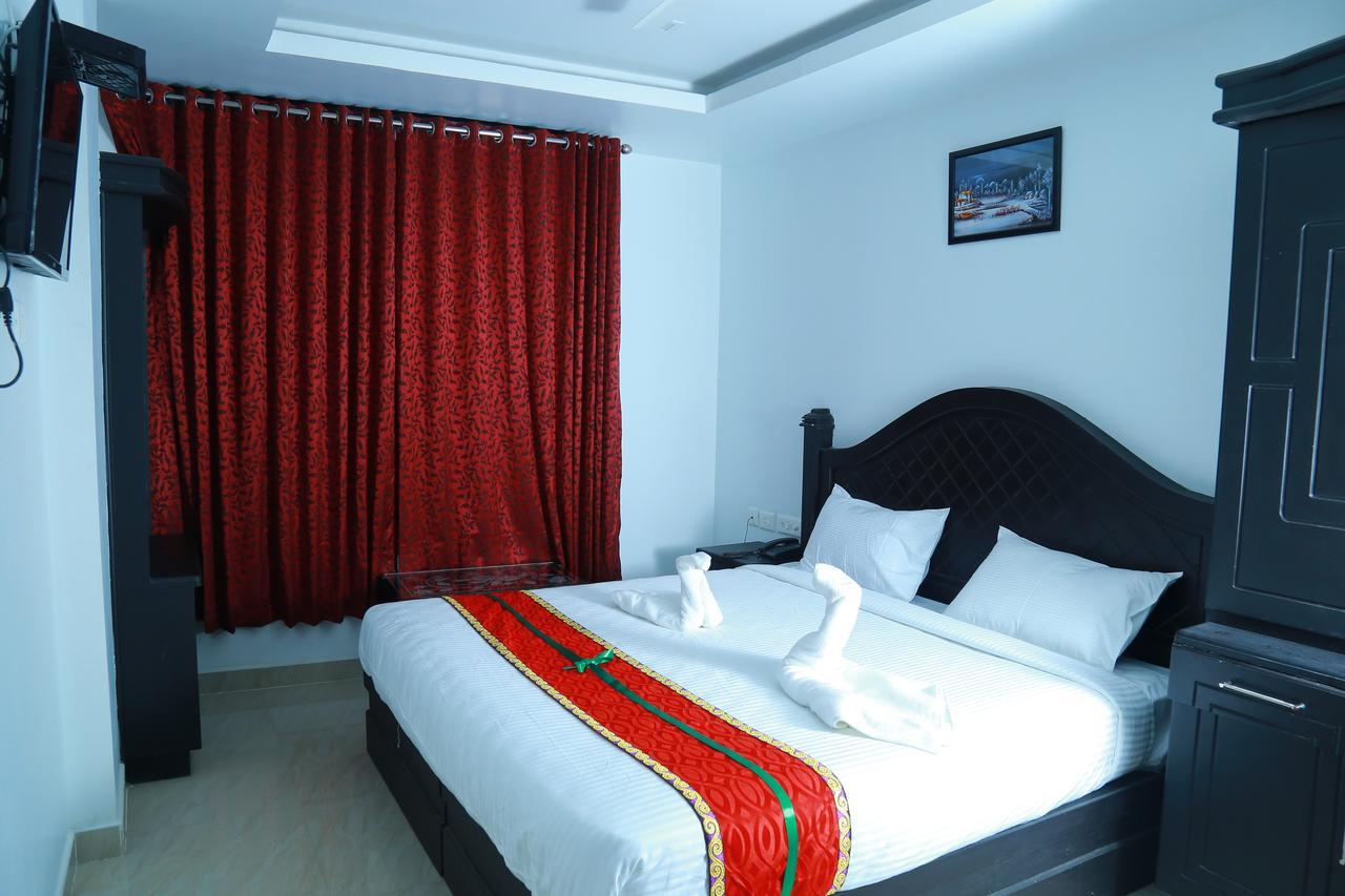 Aarya Bhavan Residency Hotell Malappuram Exteriör bild